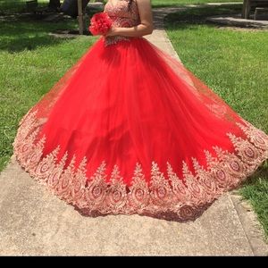 Beautiful red quinceñera dress